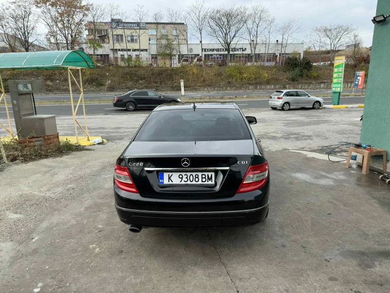 Mercedes-Benz C 220, снимка 4 - Автомобили и джипове - 52537628