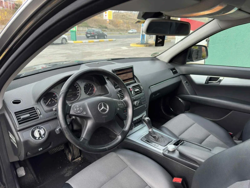 Mercedes-Benz C 220, снимка 5 - Автомобили и джипове - 52537628