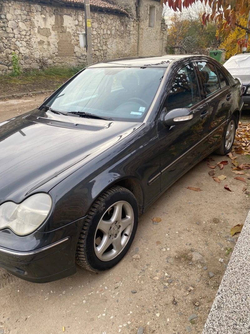 Mercedes-Benz C 220, снимка 3 - Автомобили и джипове - 52447659