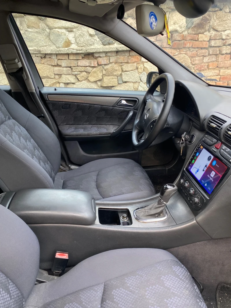 Mercedes-Benz C 220, снимка 6 - Автомобили и джипове - 52447659
