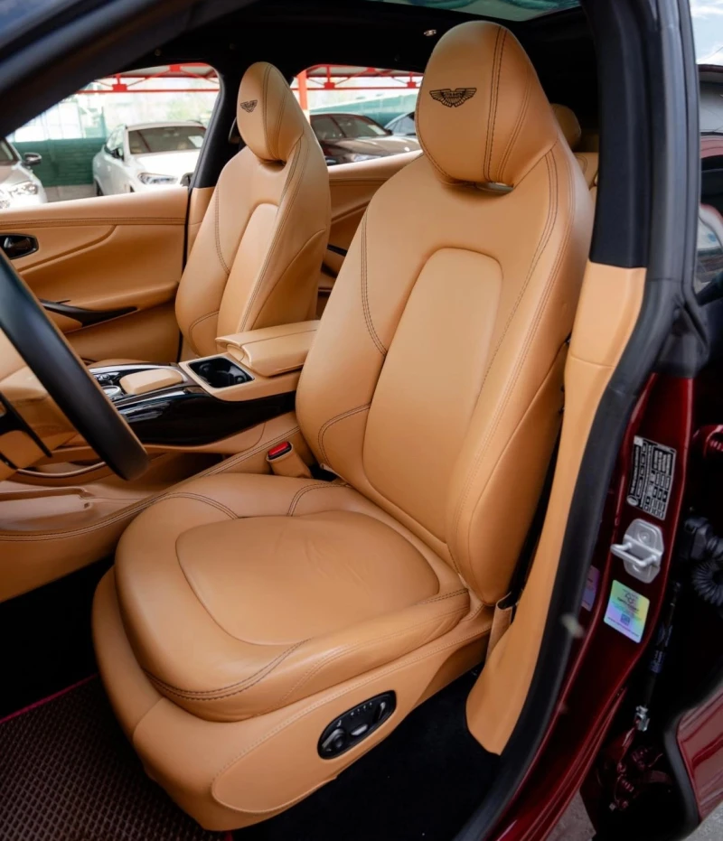 Aston Martin DBX, снимка 4 - Автомобили и джипове - 52544873