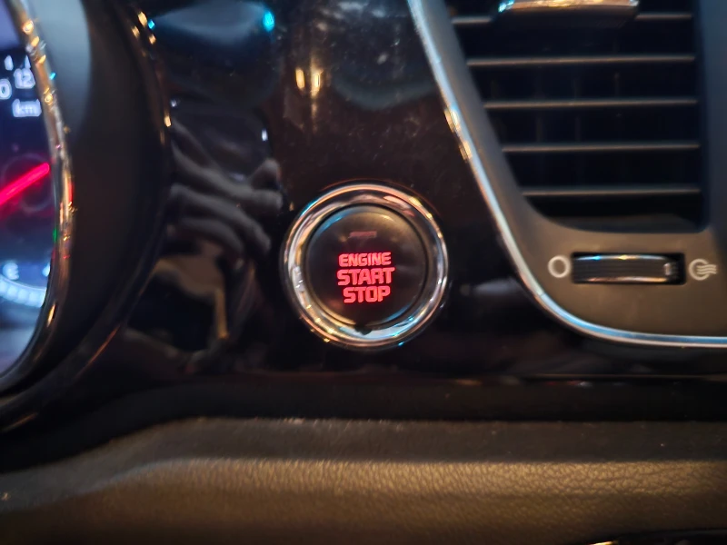 Kia Carnival 2.2CRDI - VIP LIMOUSINE-ОЧАКВАН ВНОС-ГАРАНЦИЯ!, снимка 14 - Автомобили и джипове - 52939286