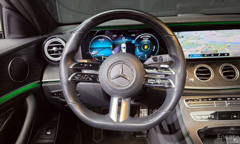 Mercedes-Benz E 220, снимка 13 - Автомобили и джипове - 53123711