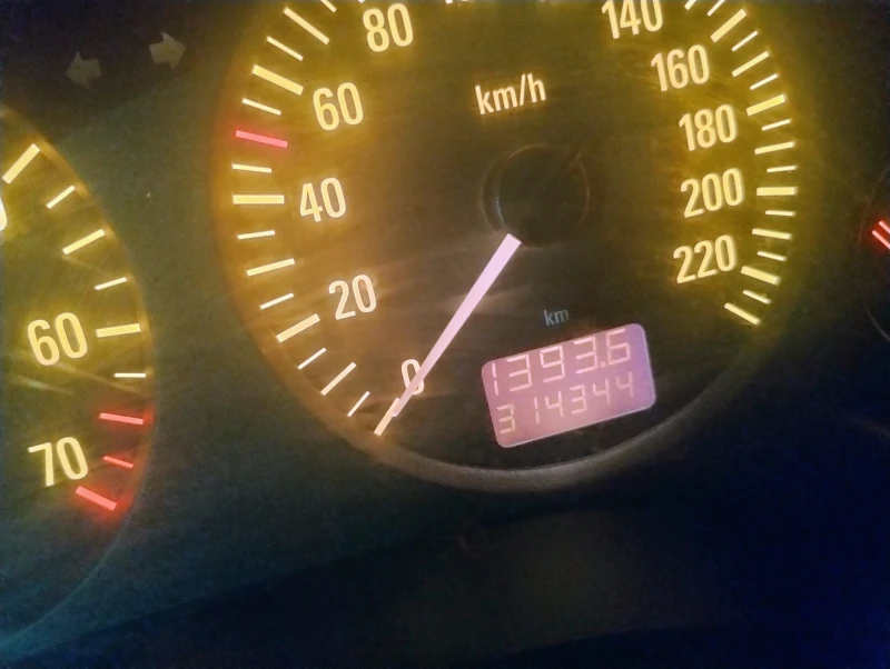 Opel Astra, снимка 11 - Автомобили и джипове - 53434339