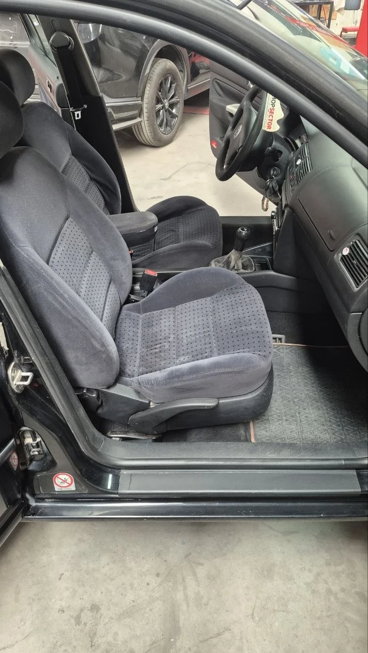 VW Golf, снимка 4 - Автомобили и джипове - 56322065