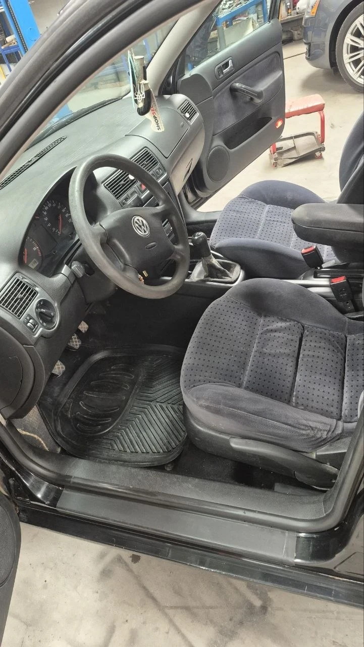 VW Golf, снимка 5 - Автомобили и джипове - 56322065