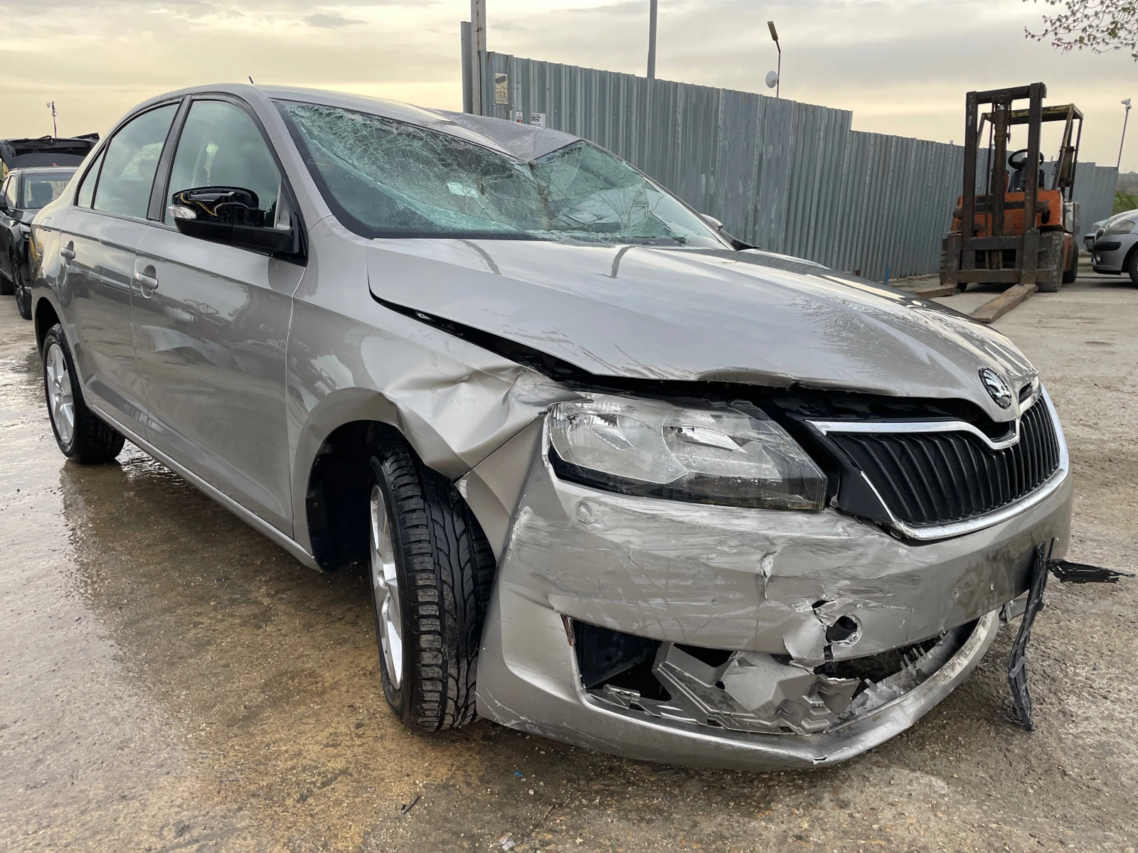 Skoda Rapid 1.0 TSI, снимка 1