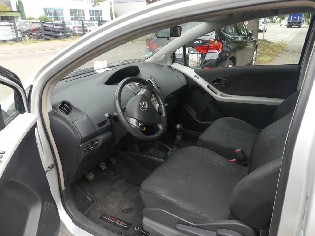 Toyota Yaris 1.3 VVT-i ГАЗ/БЕНЗИН  - изображение 9