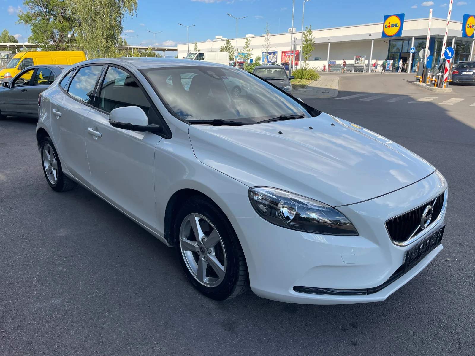 Volvo V40 2.0D* 120hp*  - изображение 3