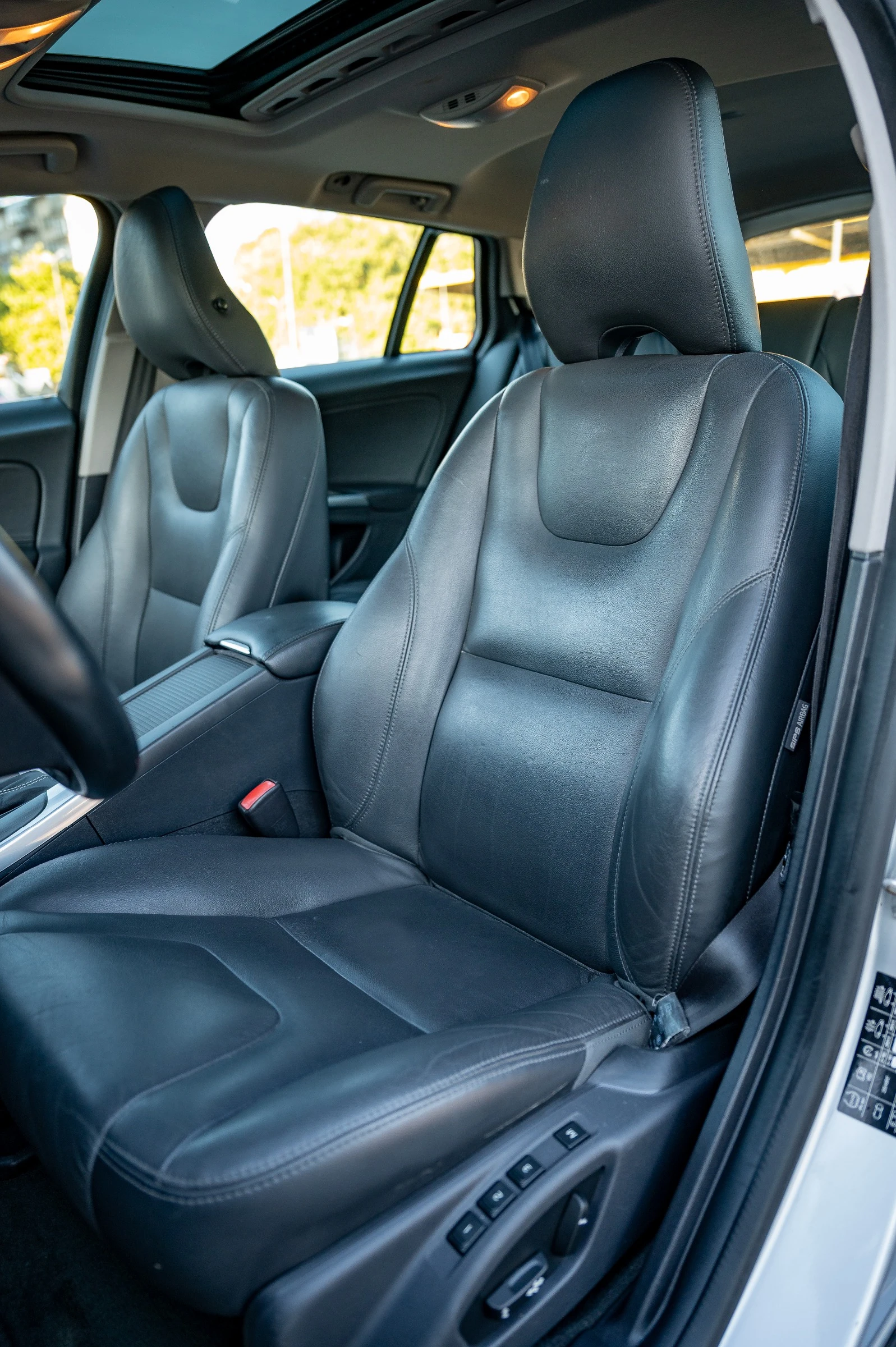 Volvo V60 2.4 D6 AWD Plug-In Hybrid Summum | Mobile.bg   13