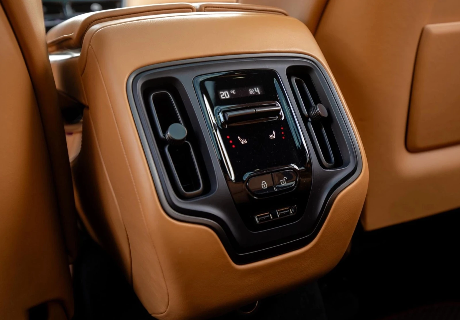 Aston Martin DBX | Mobile.bg   10