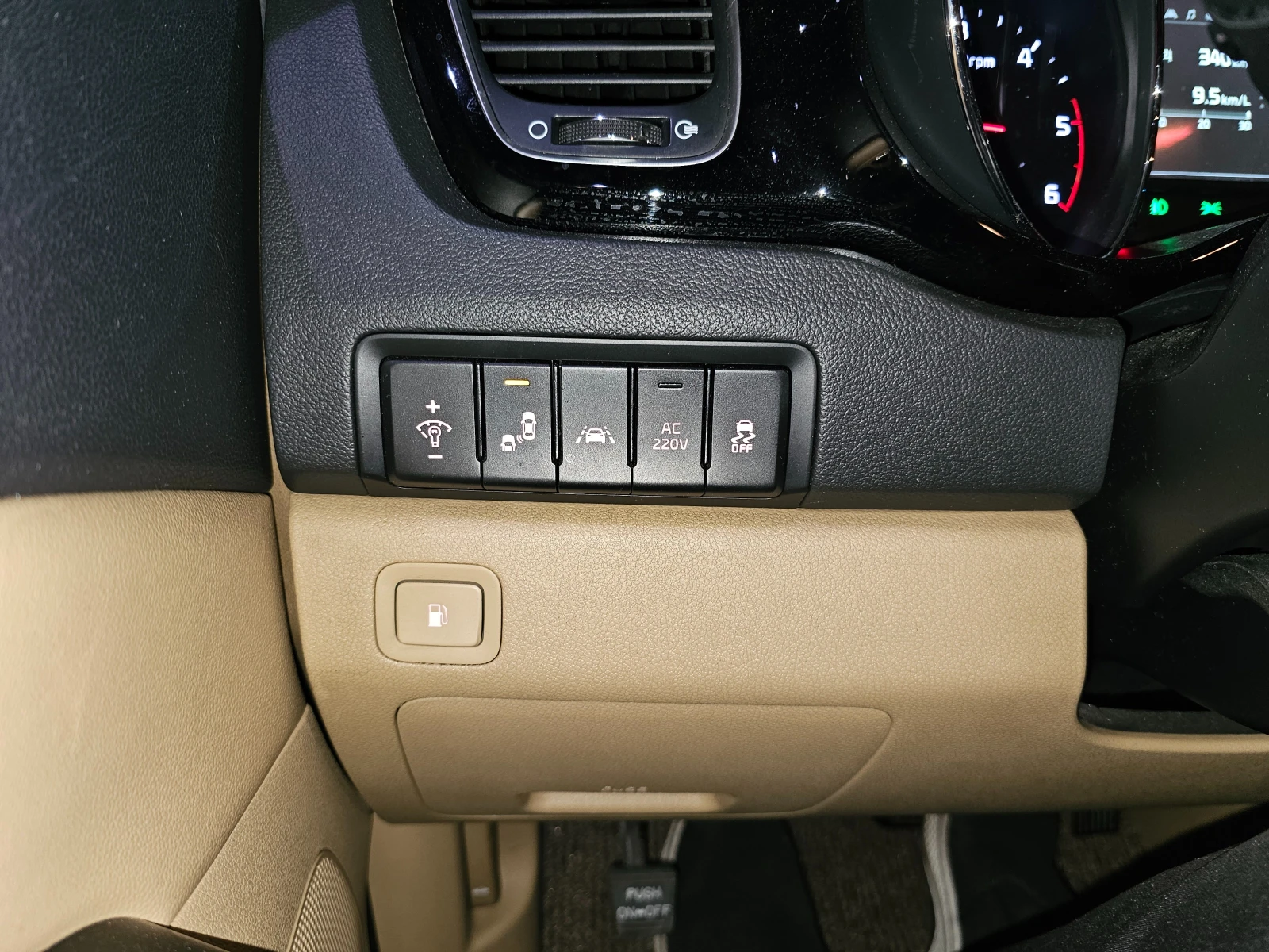 Kia Carnival 2.2CRDI - VIP LIMOUSINE-������� ����-��������! | Mobile.bg � ����������� 15