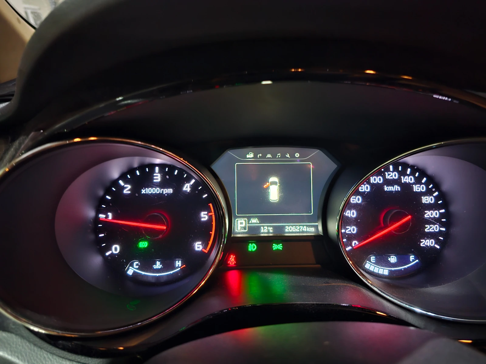 Kia Carnival 2.2CRDI - VIP LIMOUSINE-ОЧАКВАН ВНОС-ГАРАНЦИЯ! - изображение 9