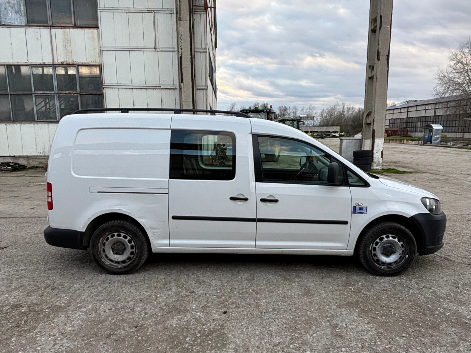 VW Caddy Caddy Maxi Life1.6TDI 5������ | Mobile.bg � ����������� 8