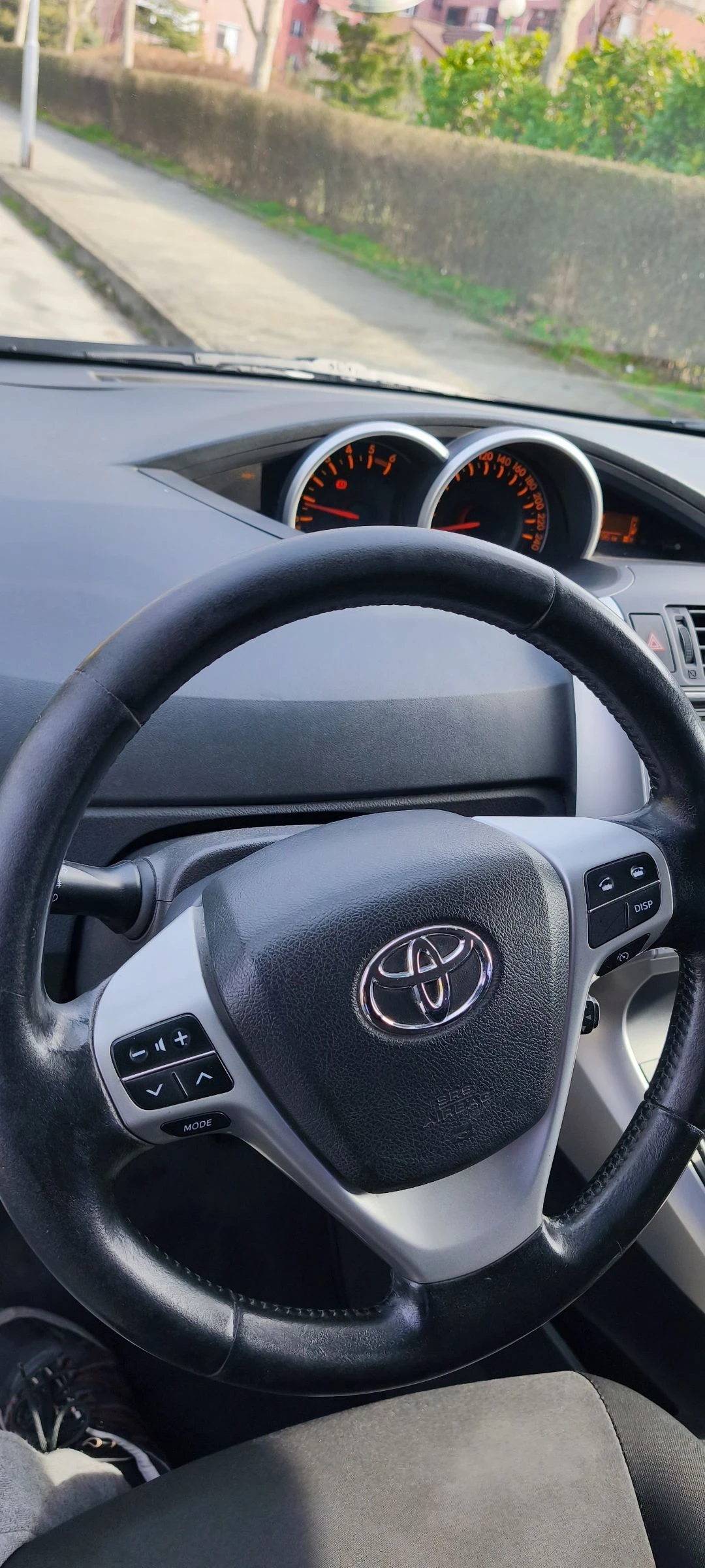 Toyota Verso, снимка 7 - Автомобили и джипове - 53714100