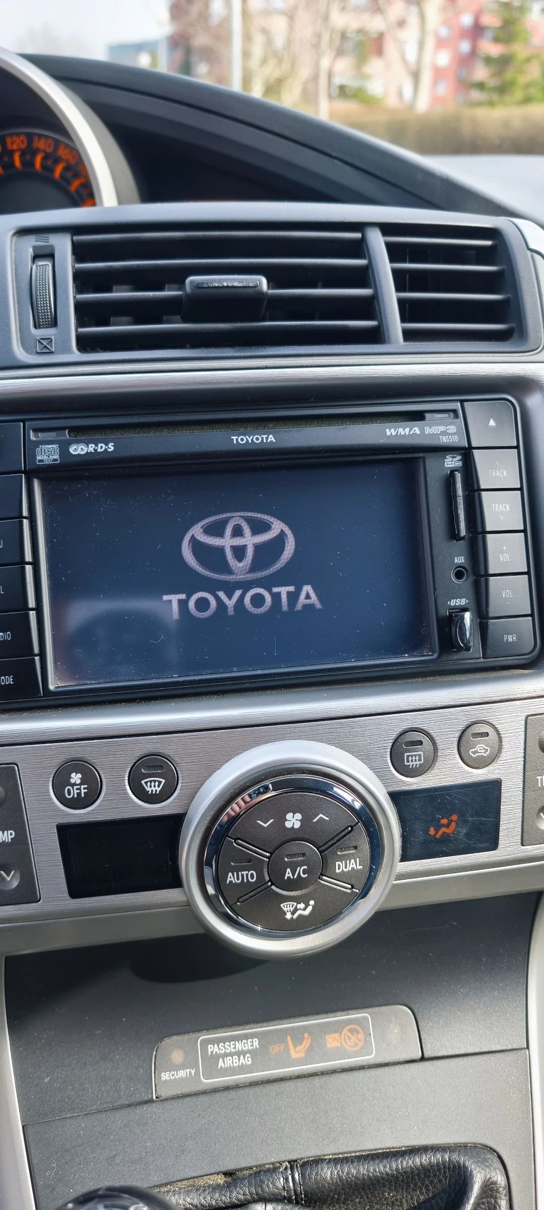 Toyota Verso, снимка 8 - Автомобили и джипове - 53714100