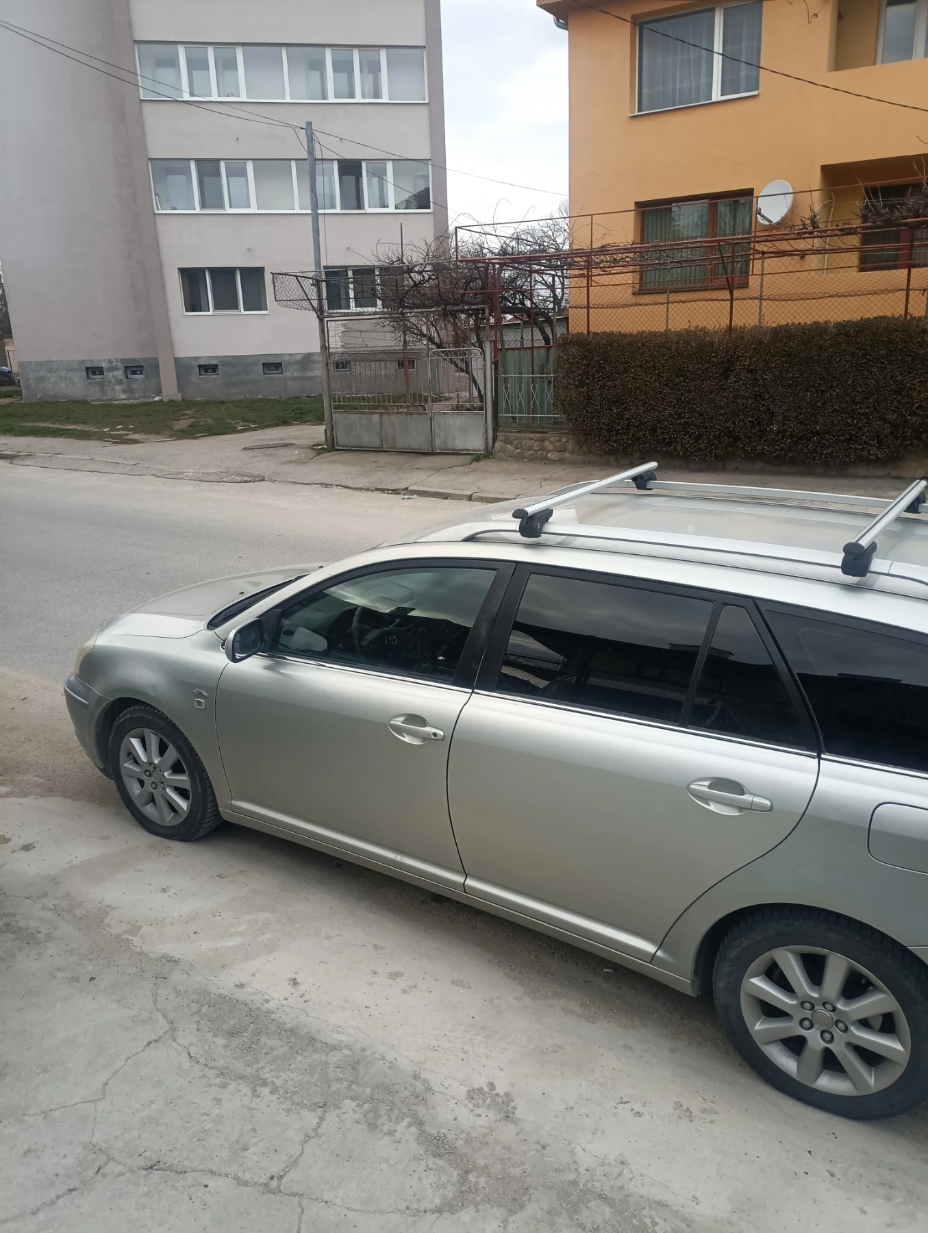 Toyota Avensis, снимка 3 - Автомобили и джипове - 53929710