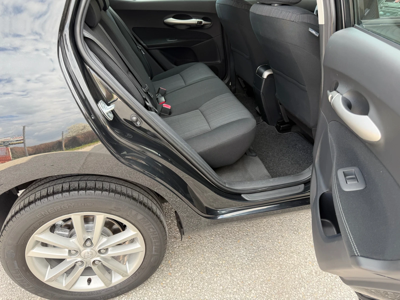 Toyota Auris 1.4D-4D 90к.с. EURO5 6 скорости ГЕРМАНИЯ, снимка 15 - Автомобили и джипове - 54051173