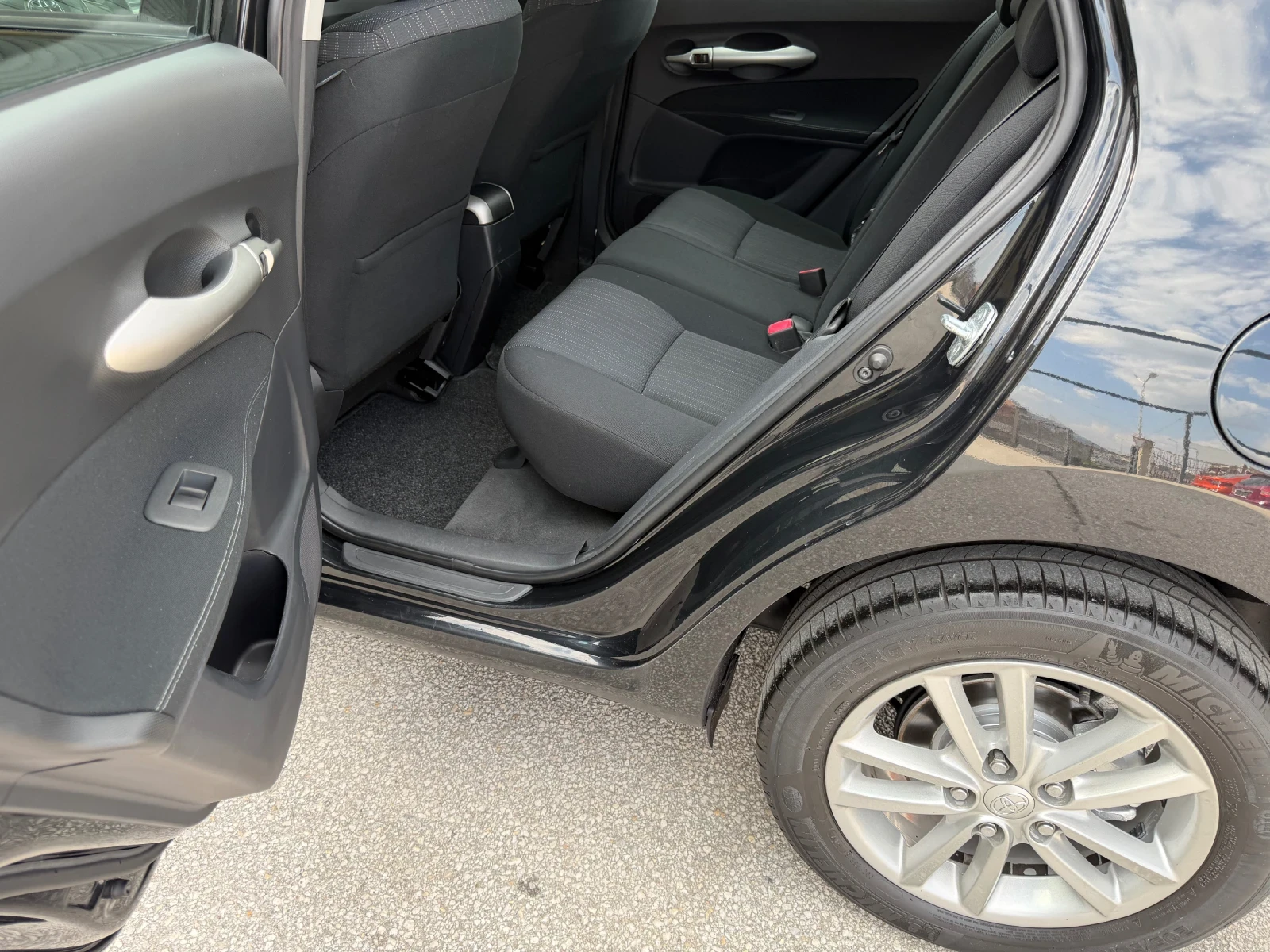 Toyota Auris 1.4D-4D 90к.с. EURO5 6 скорости ГЕРМАНИЯ, снимка 14 - Автомобили и джипове - 54051173