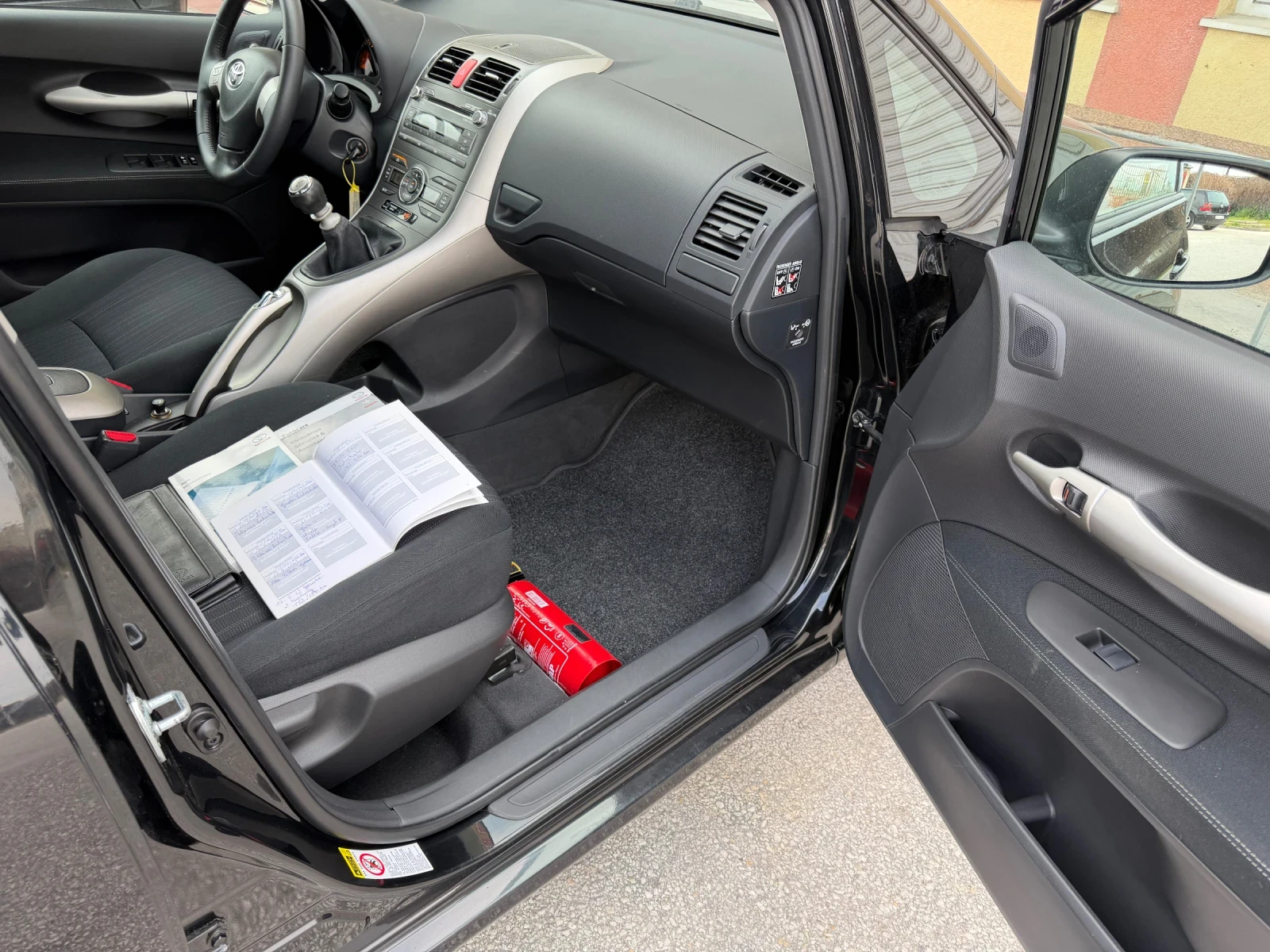 Toyota Auris 1.4D-4D 90к.с. EURO5 6 скорости ГЕРМАНИЯ, снимка 16 - Автомобили и джипове - 54051173