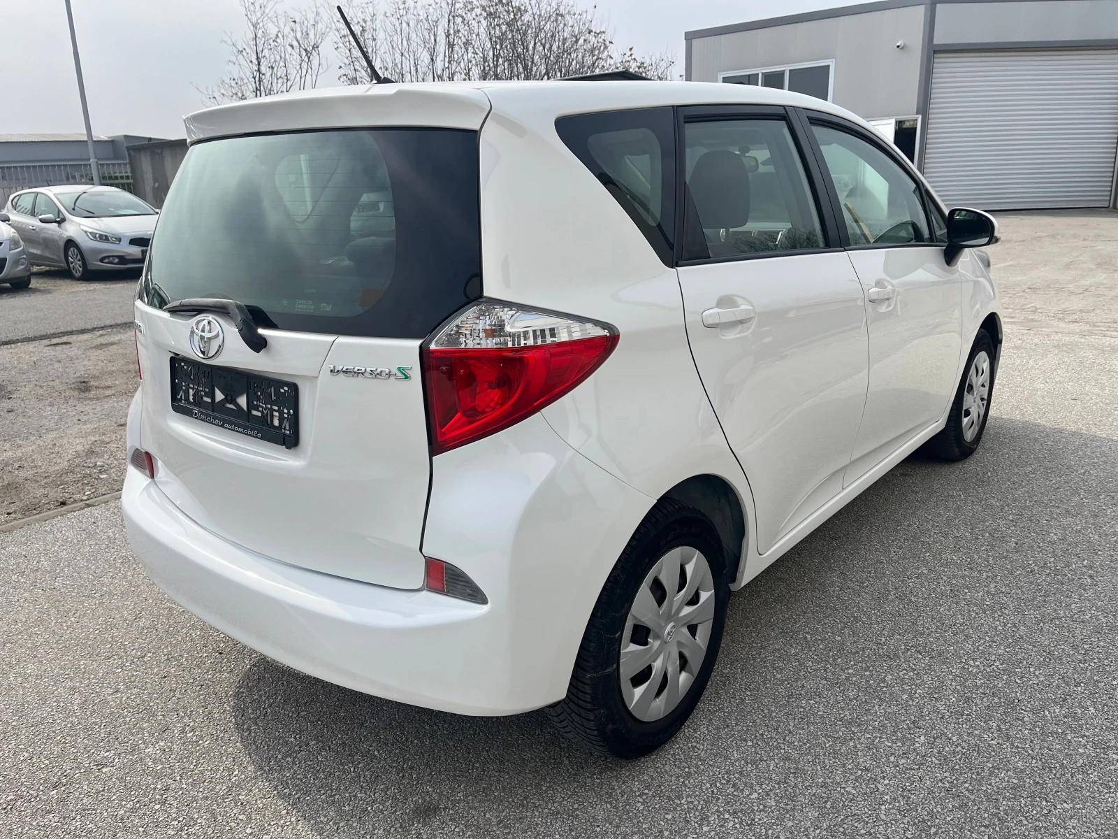 Toyota Verso S 1.33 i, снимка 7 - Автомобили и джипове - 54144698