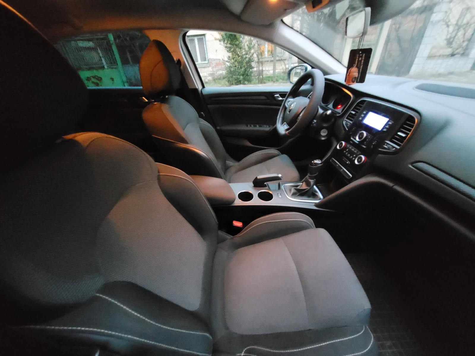 Renault Megane, снимка 7 - Автомобили и джипове - 54333271