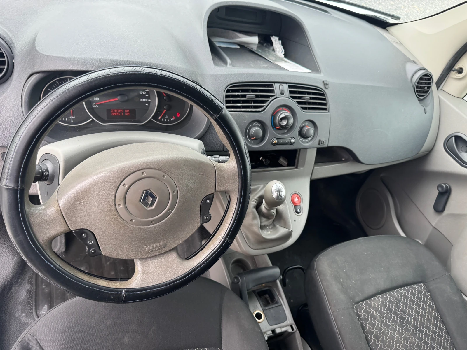 Renault Kangoo 1.5DCI KLIMATIK, снимка 9 - Автомобили и джипове - 54632792