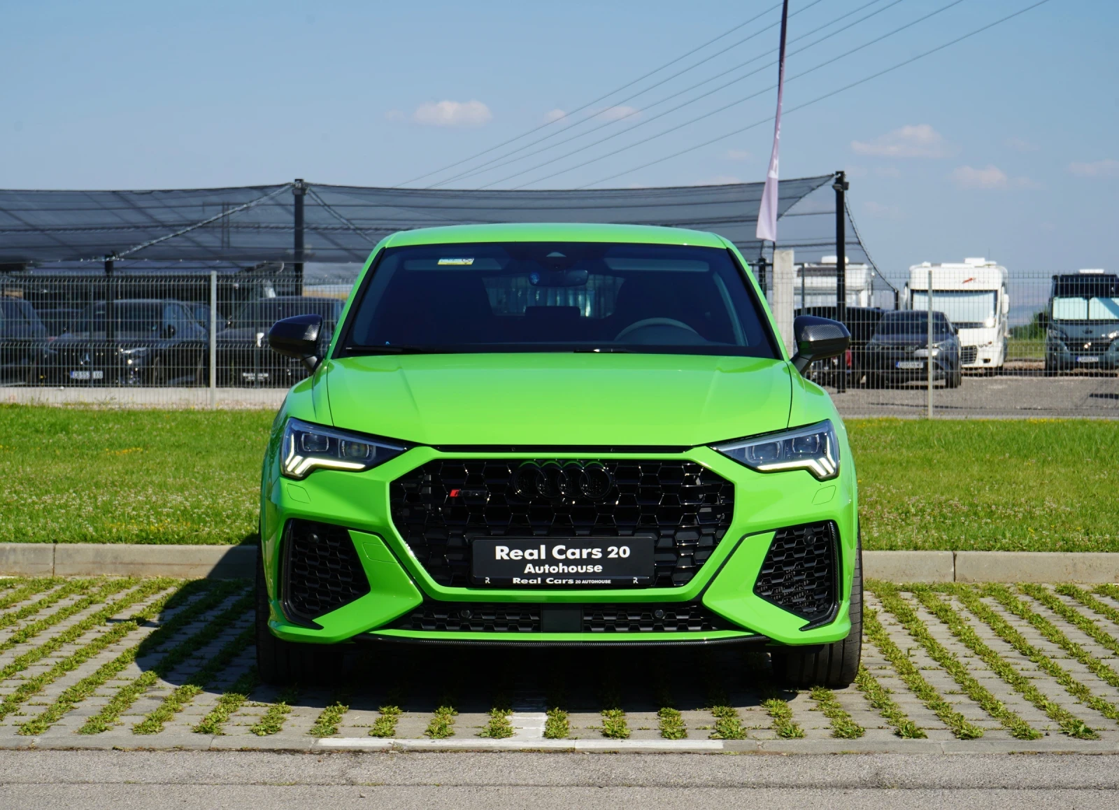 Audi RSQ3 SPORTBACK* CARBON* CERAMIC* B&O* CAM* KEYLESS* DIS, снимка 2 - Автомобили и джипове - 55569254