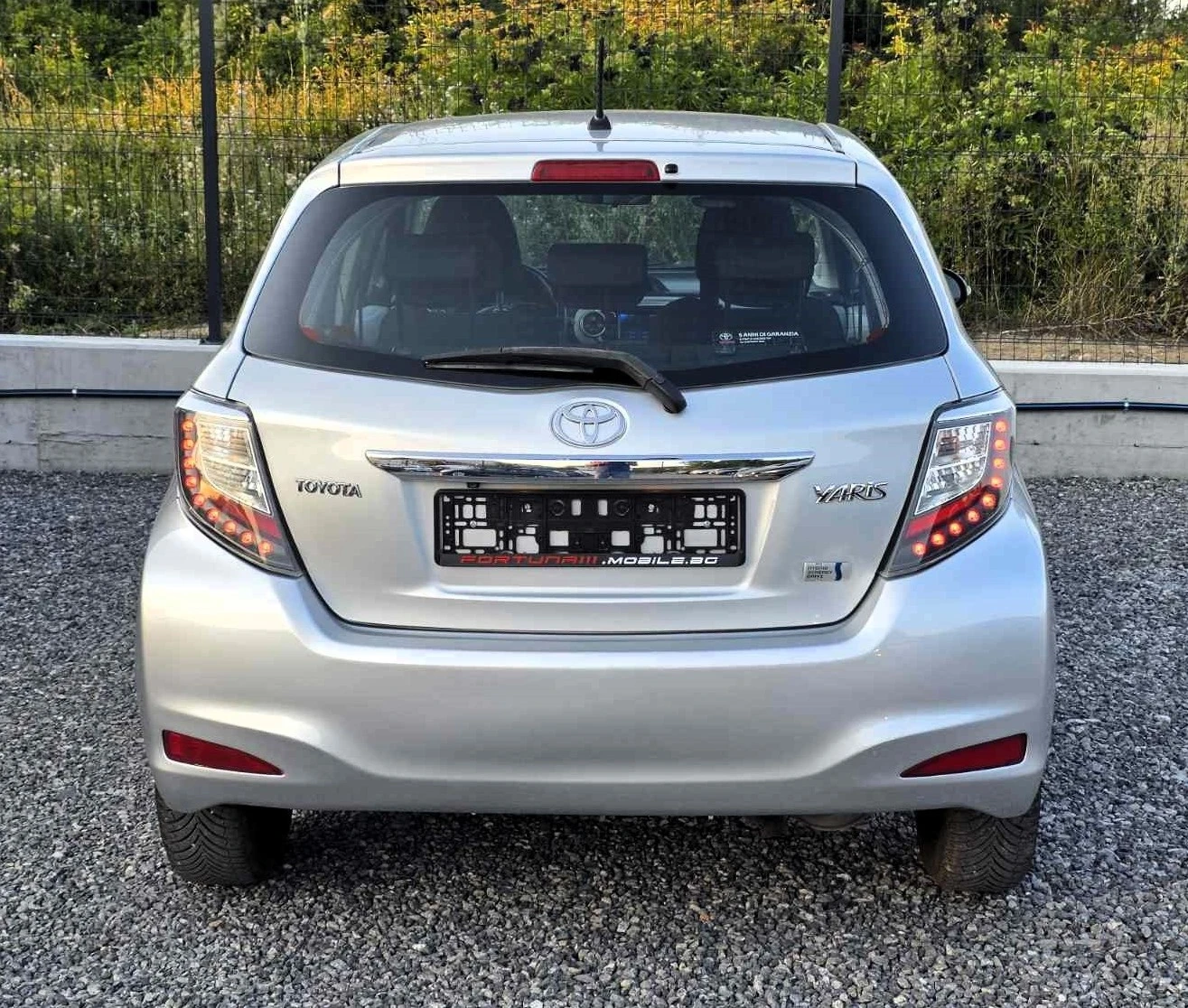 Toyota Yaris 1.5vvt-i Hybrid/Lounge, снимка 5 - Автомобили и джипове - 55595201