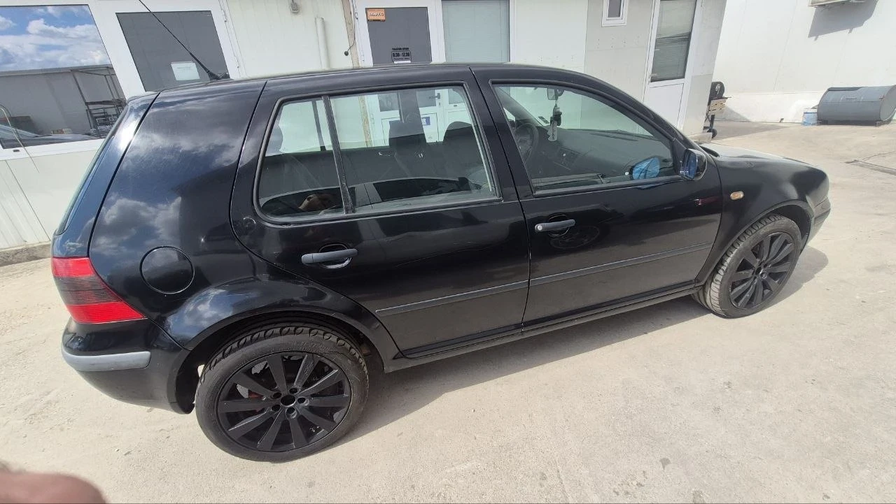 VW Golf, снимка 3 - Автомобили и джипове - 56322065