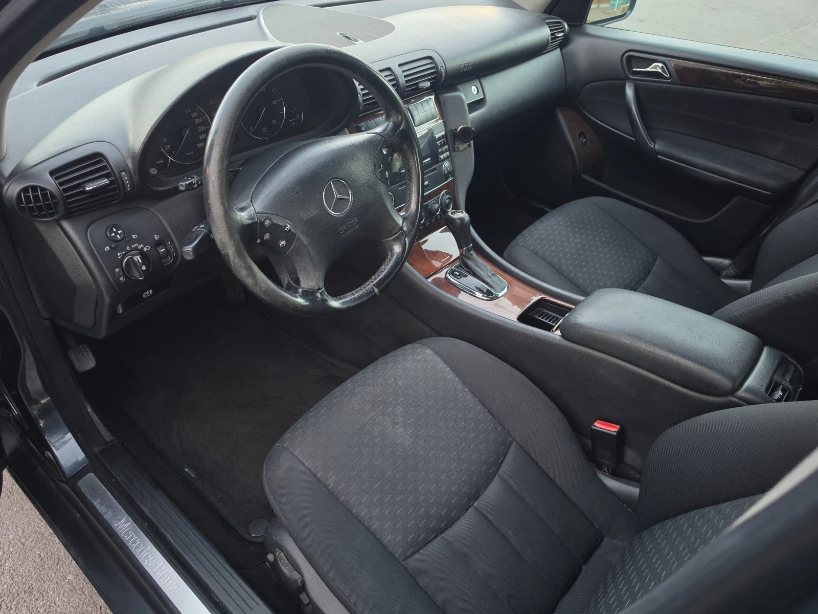 Mercedes-Benz C 270 Facelift, снимка 5 - Автомобили и джипове - 56362825