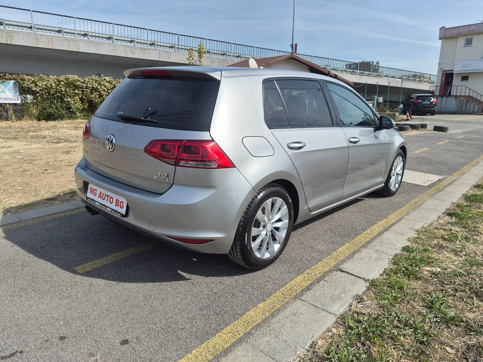VW Golf 1.6TDI 4MOTION, снимка 5 - Автомобили и джипове - 56390800