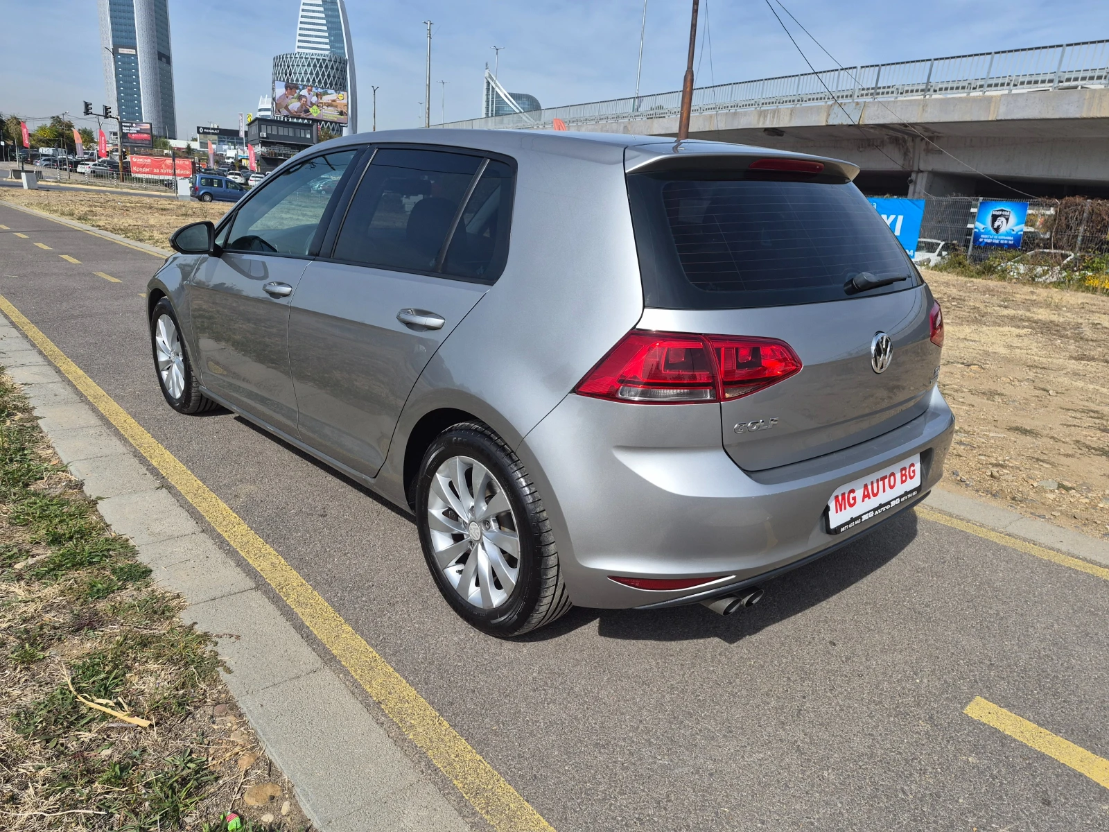 VW Golf 1.6TDI 4MOTION, снимка 6 - Автомобили и джипове - 56390800