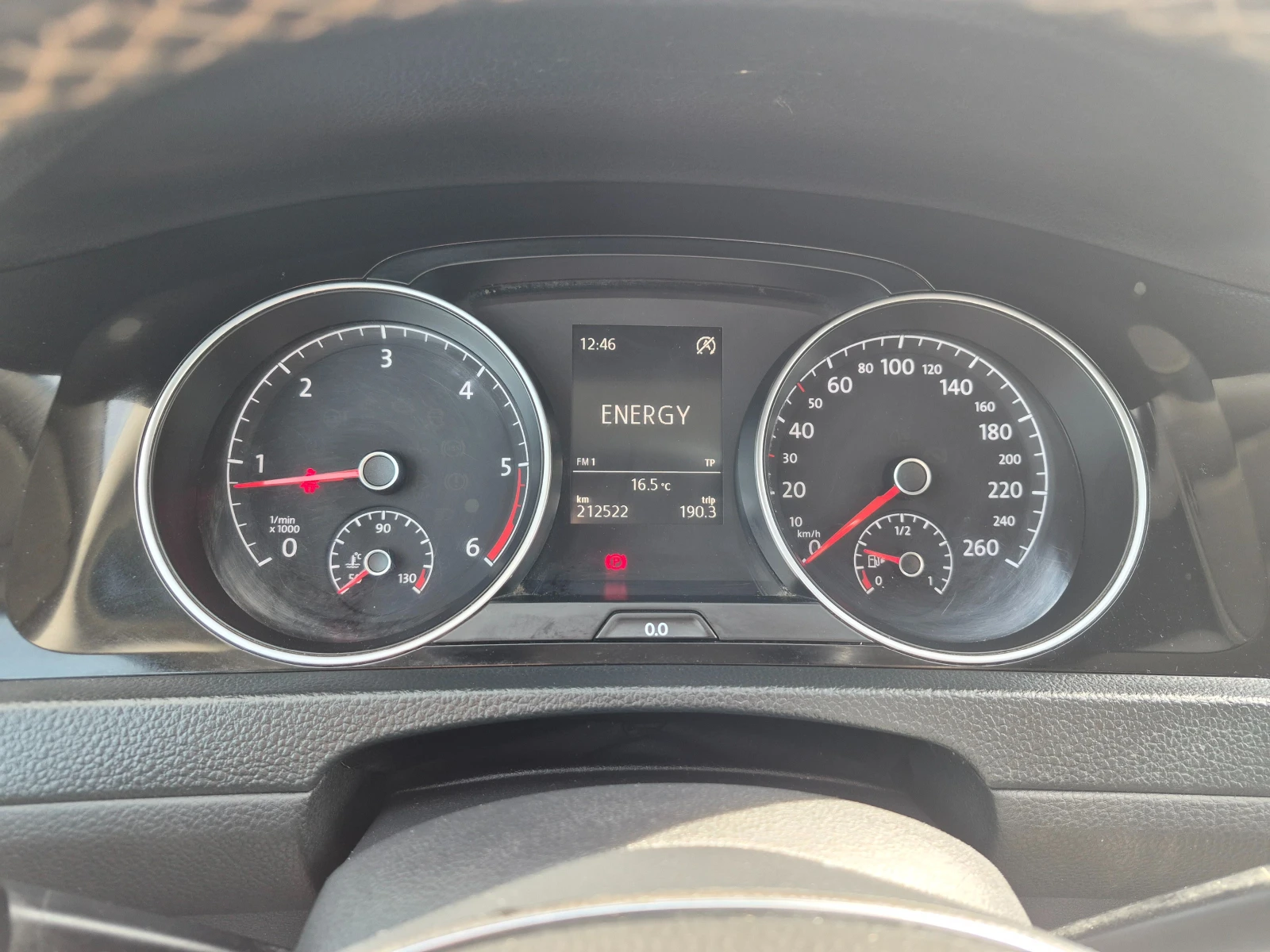 VW Golf 1.6TDI 4MOTION, снимка 15 - Автомобили и джипове - 56390800