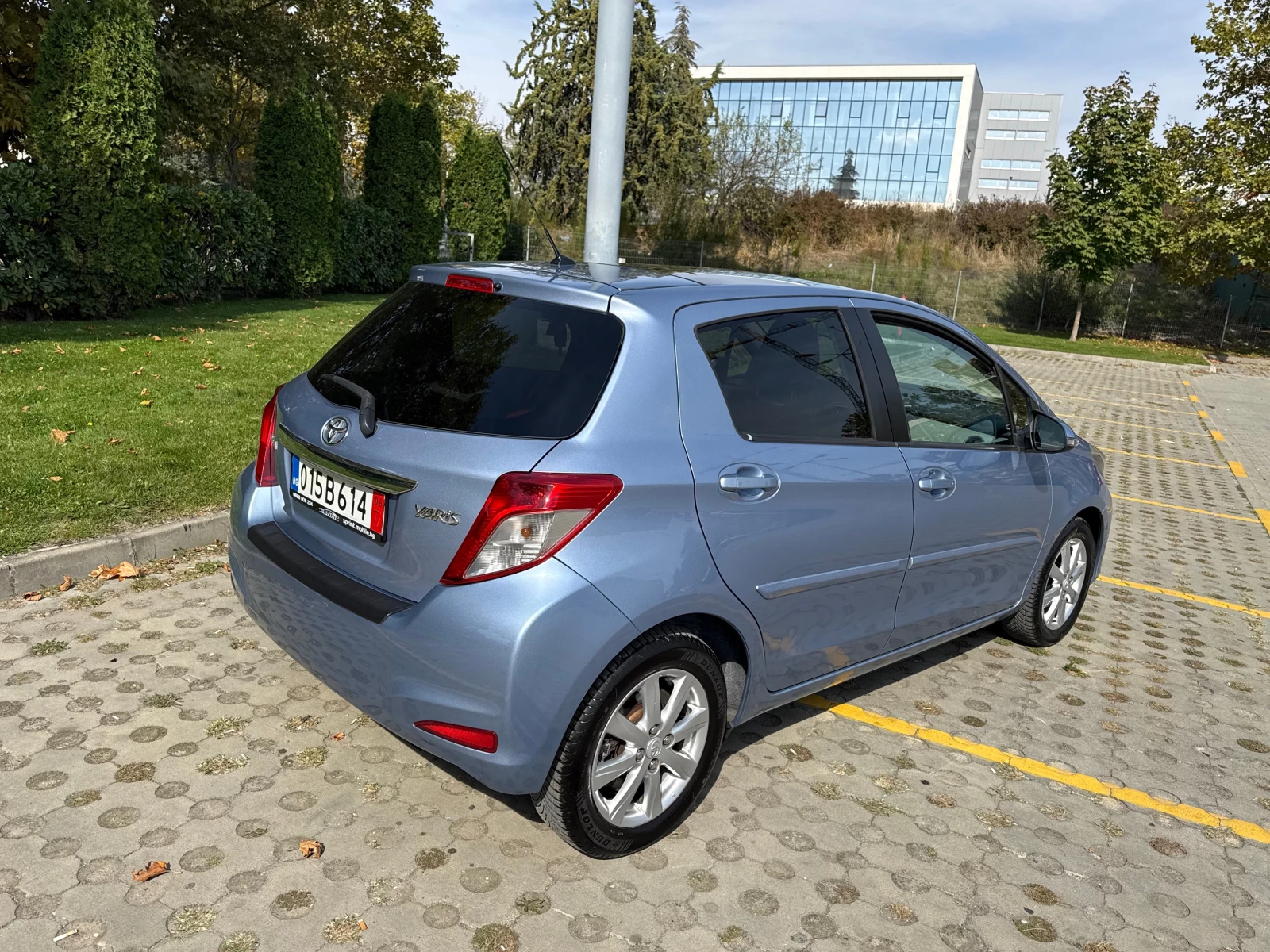 Toyota Yaris Key-Less/Panorama/Camera/����� �����/Avtom�tic/Top | Mobile.bg � ����������� 6