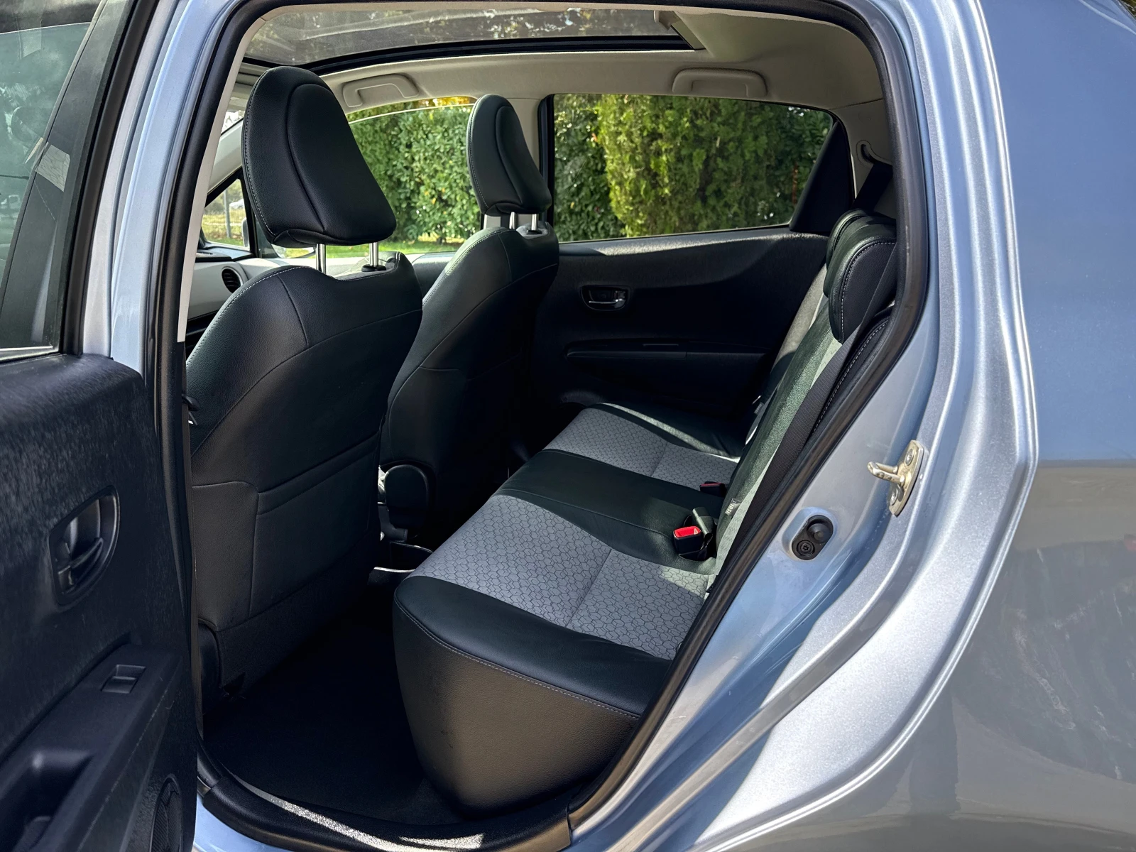 Toyota Yaris Key-Less/Panorama/Camera/����� �����/Avtom�tic/Top | Mobile.bg � ����������� 11