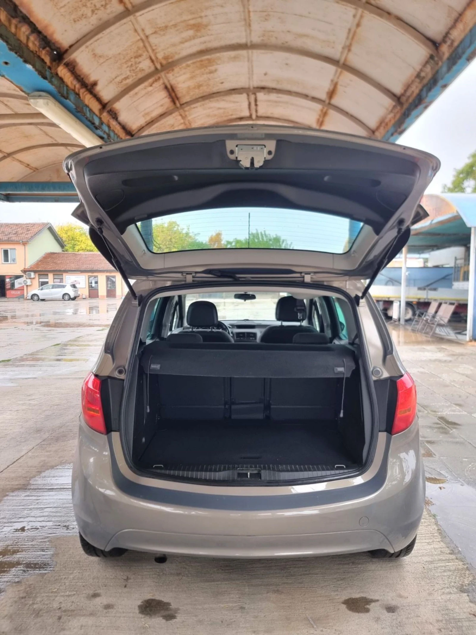 Opel Meriva 1.3, снимка 16 - Автомобили и джипове - 56585402