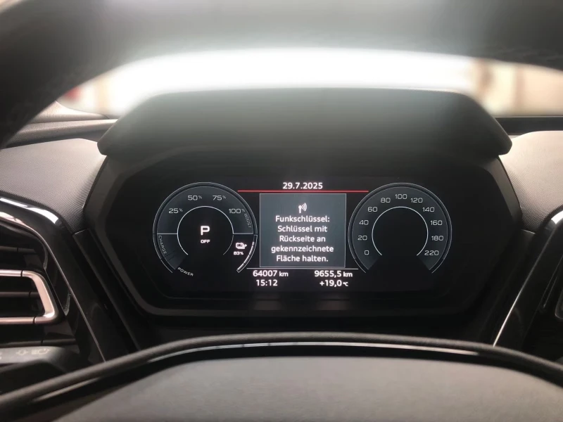 Audi Q4 50e-tron/299HP/SB/S-LINE/CAM/LED/NAVI/KLESS/547g, снимка 9 - Автомобили и джипове - 52307668