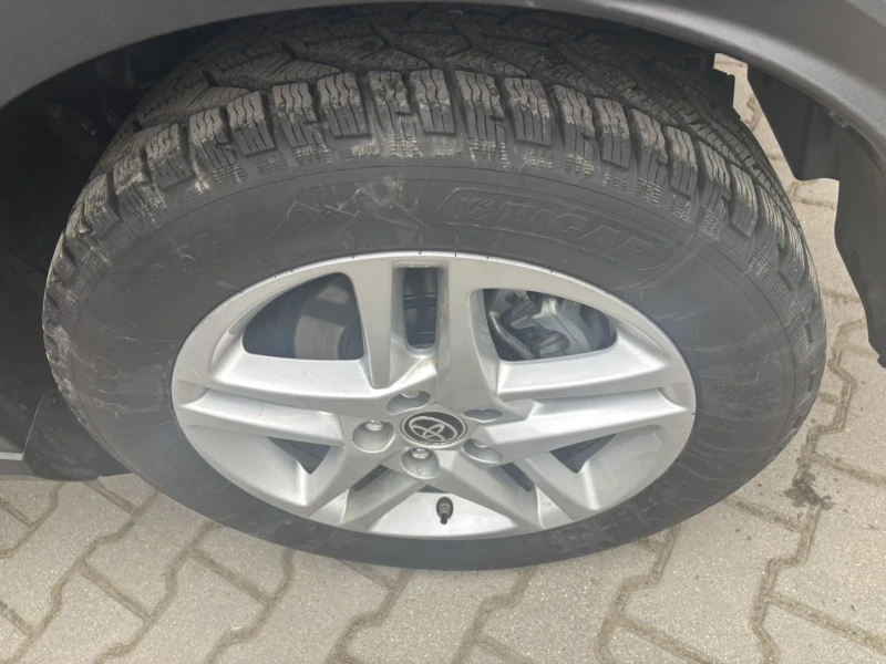 Toyota C-HR 1.8 HYB E-CVT, снимка 2 - Автомобили и джипове - 53174785