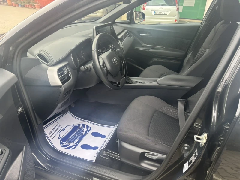 Toyota C-HR 1.8 HYB E-CVT, снимка 15 - Автомобили и джипове - 53174785