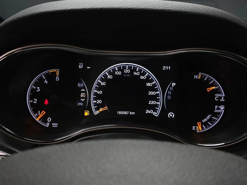 Jeep Cherokee 3.0 Diesel 75th Special Edition| 240к.с.| ВКЛ.ТЕХН, снимка 8 - Автомобили и джипове - 55644239