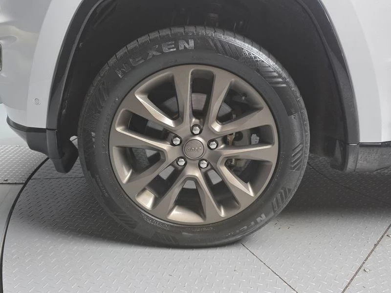 Jeep Cherokee 3.0 Diesel 75th Special Edition| 240к.с.| ВКЛ.ТЕХН, снимка 5 - Автомобили и джипове - 55644239