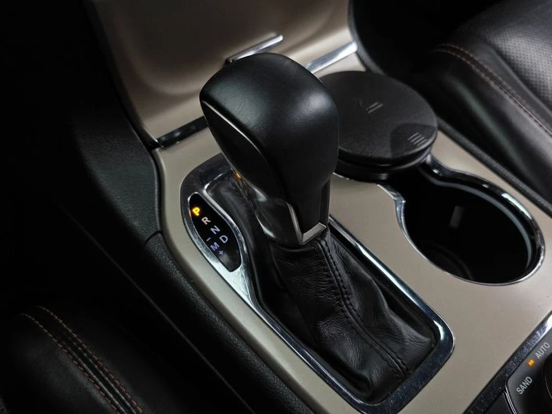 Jeep Cherokee 3.0 Diesel 75th Special Edition| 240к.с.| ВКЛ.ТЕХН, снимка 9 - Автомобили и джипове - 55644239