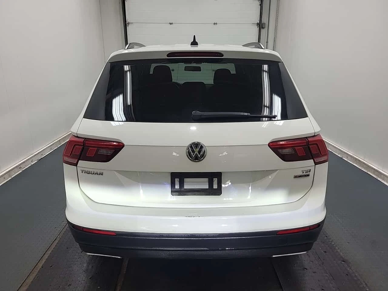VW Tiguan * TRENDLINE * CARFAX * 2 КЛЮЧА, снимка 6 - Автомобили и джипове - 53864896