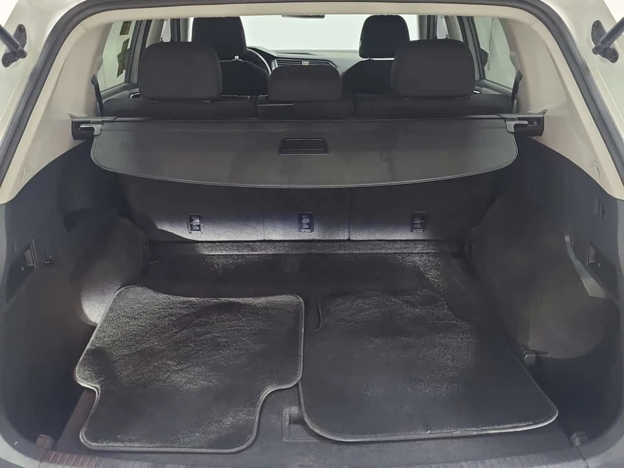 VW Tiguan * TRENDLINE * CARFAX * 2 КЛЮЧА, снимка 15 - Автомобили и джипове - 53864896