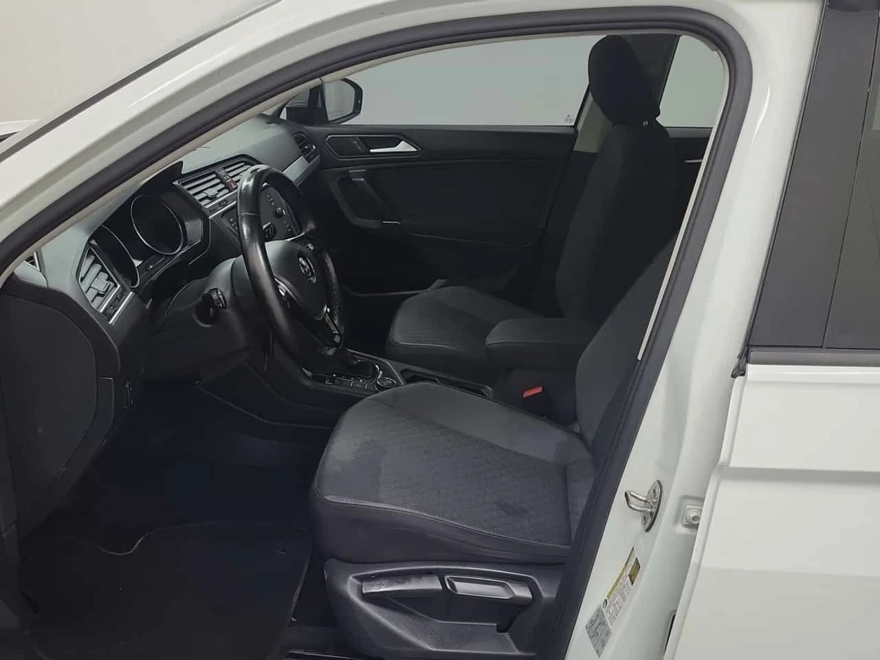 VW Tiguan * TRENDLINE * CARFAX * 2 КЛЮЧА, снимка 10 - Автомобили и джипове - 53864896