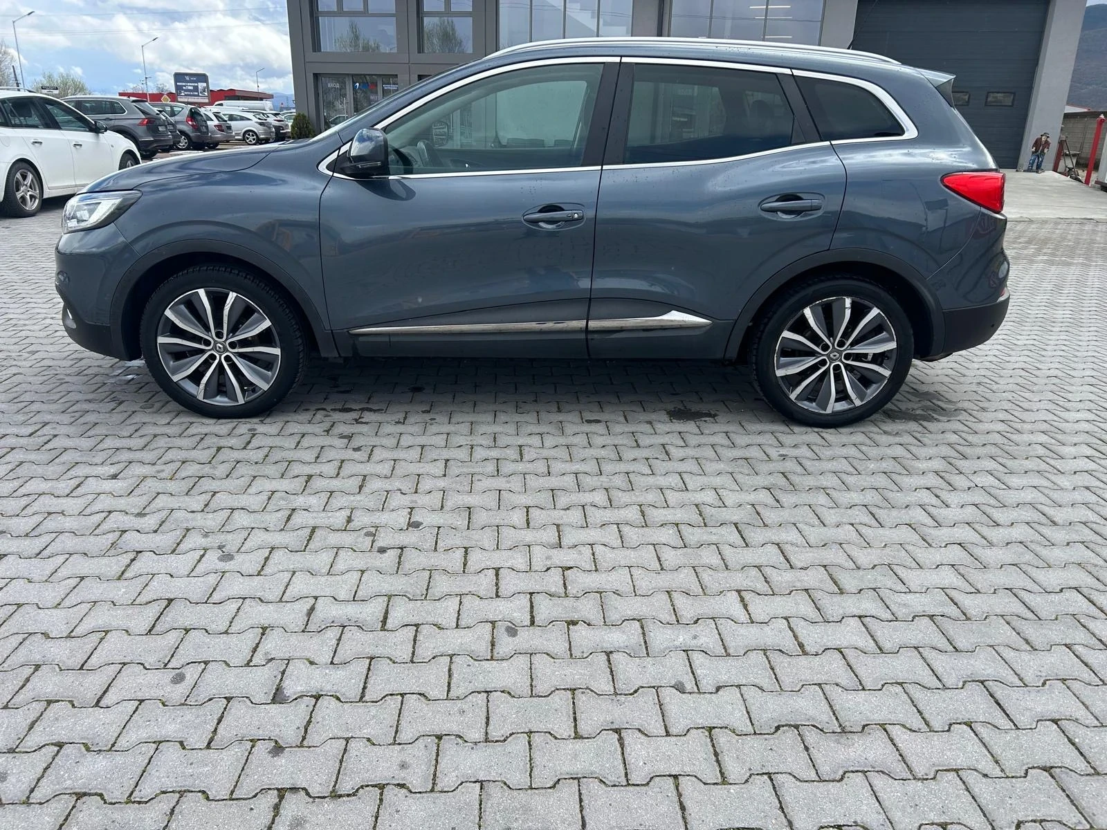 Renault Kadjar Panorama FULL екстри, снимка 8 - Автомобили и джипове - 54009173