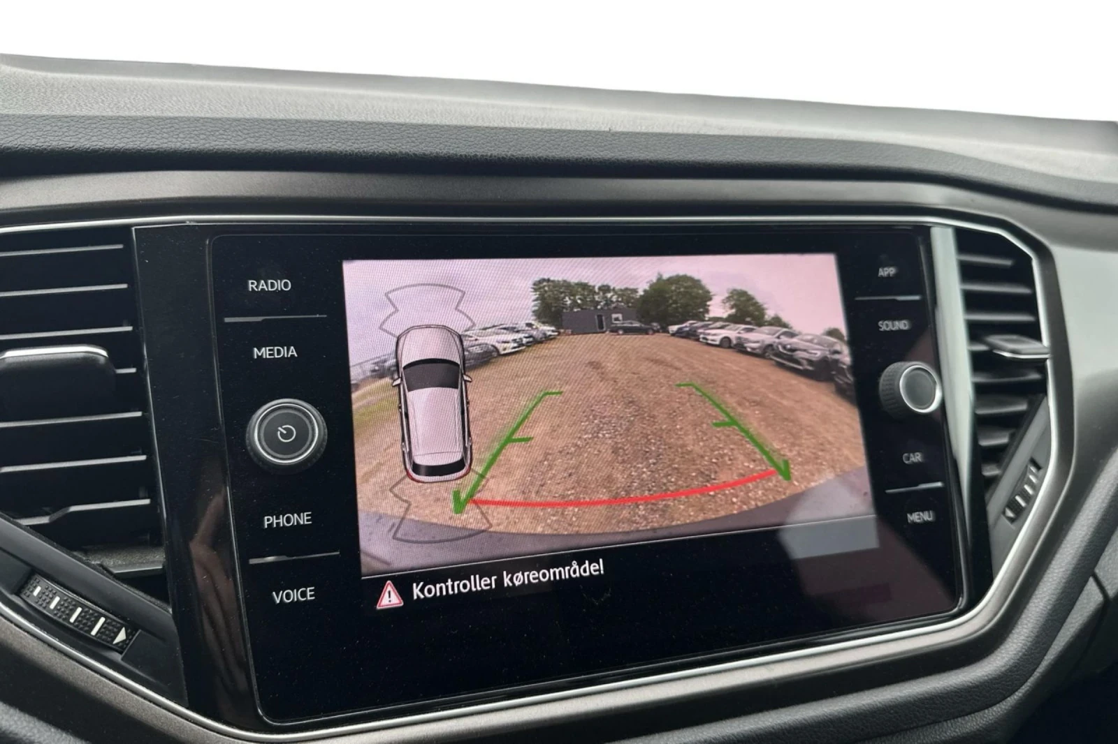VW T-Roc 1.5 TSI | 150HP | 6M | CarPlay | Camera, снимка 10 - Автомобили и джипове - 55251252
