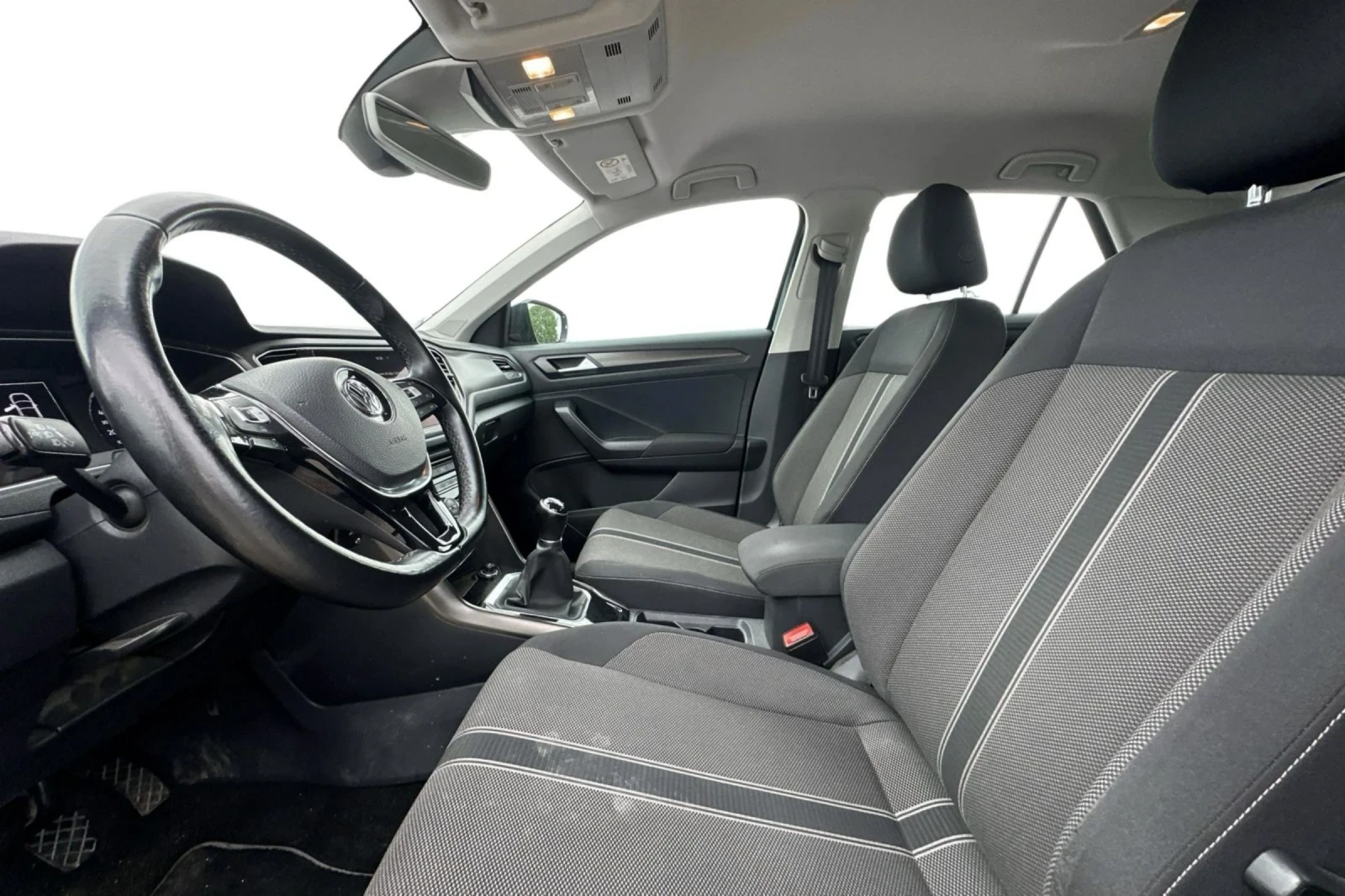 VW T-Roc 1.5 TSI | 150HP | 6M | CarPlay | Camera, снимка 7 - Автомобили и джипове - 55251252