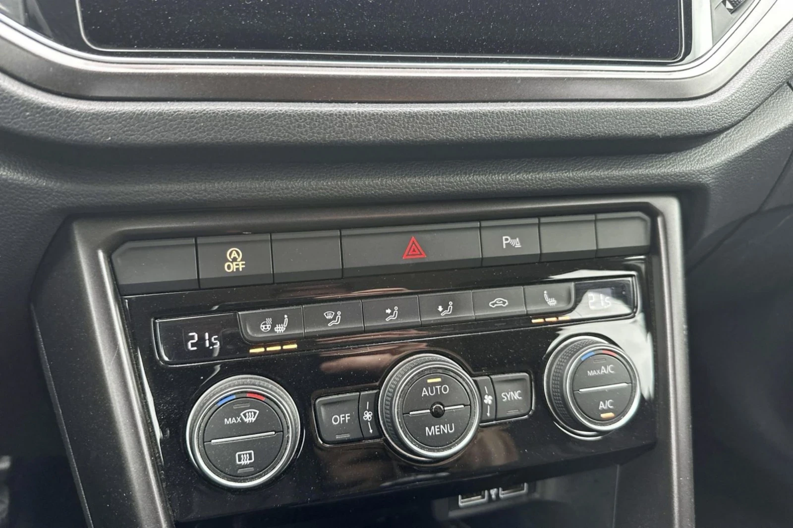 VW T-Roc 1.5 TSI | 150HP | 6M | CarPlay | Camera, снимка 12 - Автомобили и джипове - 55251252